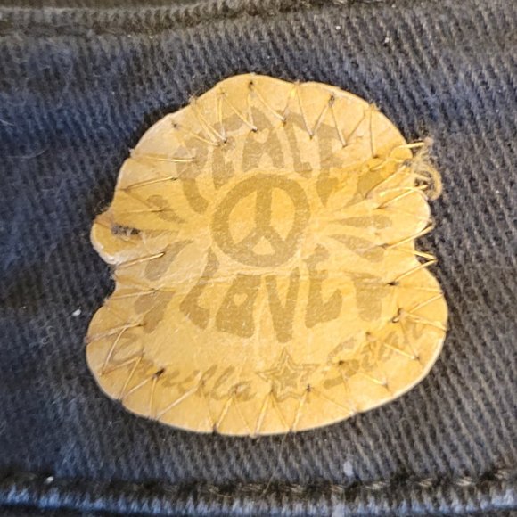 ❣️HP❣️Vanilla Star Peace Love black distressed skinny jeans. Sz: 7 (Jr) - Picture 5 of 5